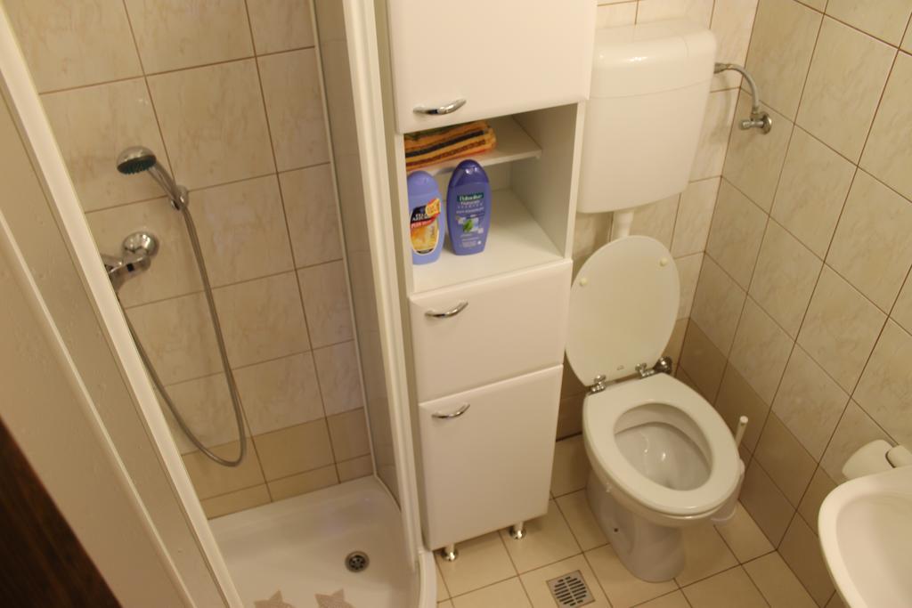Apartments Mestri グロジュニャン 部屋 写真